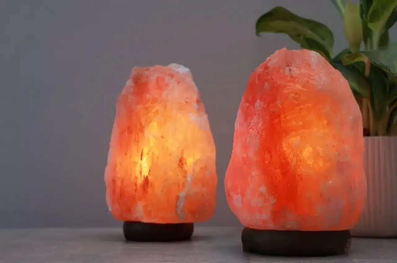 rocksaltpns-Himalayan-Salt-Lamp-exploring-the-advantages-of-himalayan-salt-lamps-the-reasons-behind-their-popularity-in-pakistan