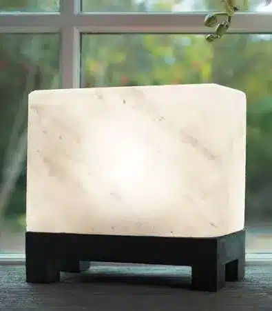 rocksaltpns-Himalayan-Salt-Lamp-the-benefits-of-wellness-lighting-choosing-the-right-between-himalayan-white-and-pink-salt-lamps-img1